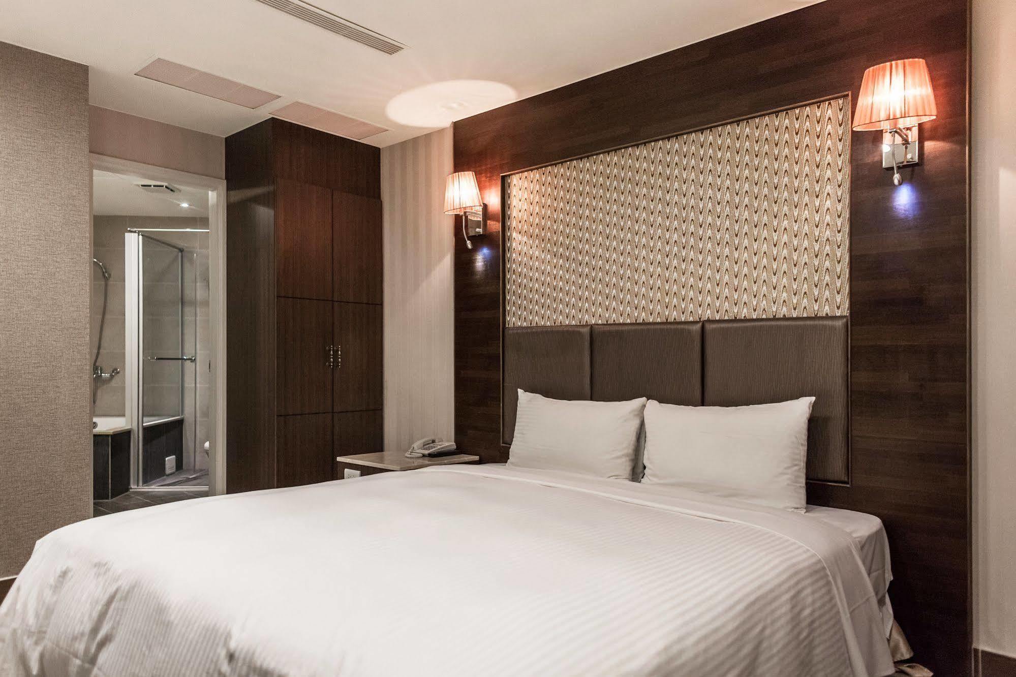Maple Hotel Tainan Dış mekan fotoğraf